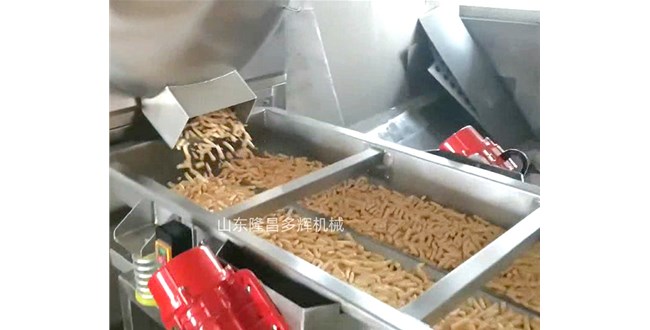 訂單持續(xù)輸出！蝦條膨化成套設(shè)備裝車發(fā)貨
